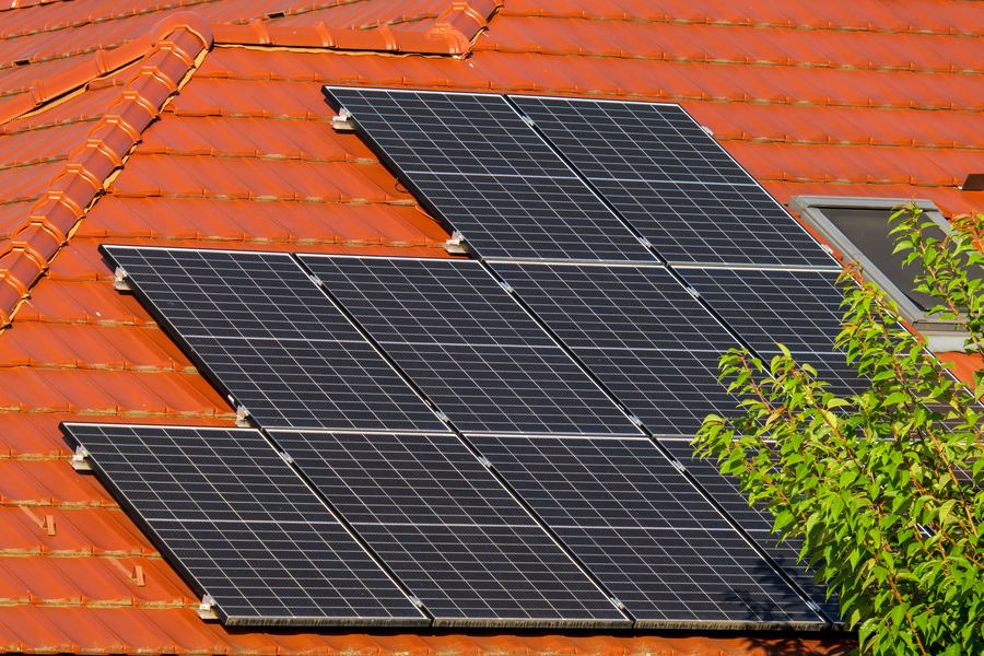 Combien de panneaux photovoltaïques faut-il pour produire 5'000 kWh annuels ?